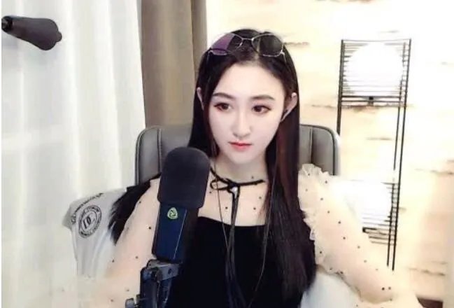 沛子歆一年挣多少钱 为什么土豪喜欢沛子歆