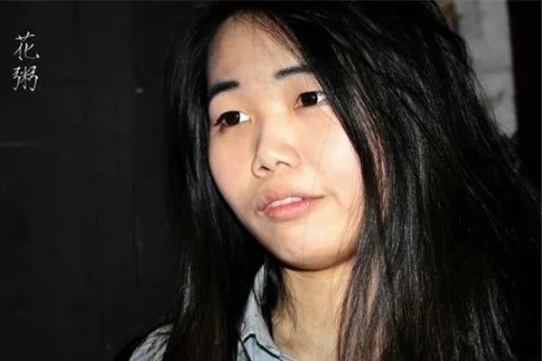 花粥长什么样子图片 本人照片长得也不算差