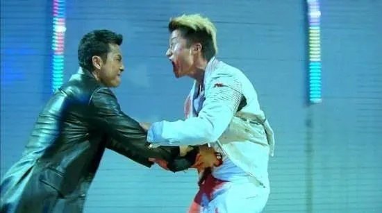 甄子丹点赞侮辱吴京的微博是手滑还是被盗号了？