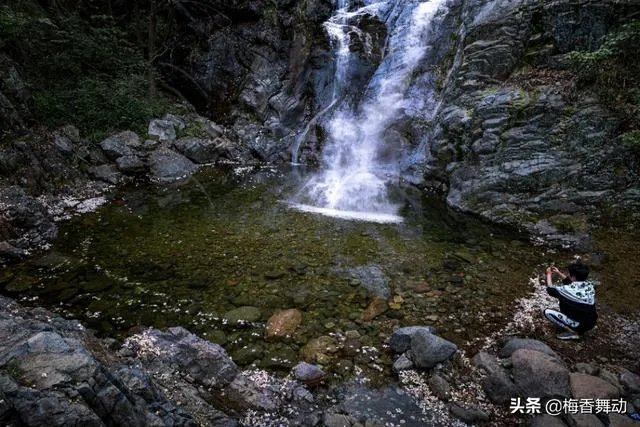 溪水边的人像照应该怎么拍？你有哪些思路？