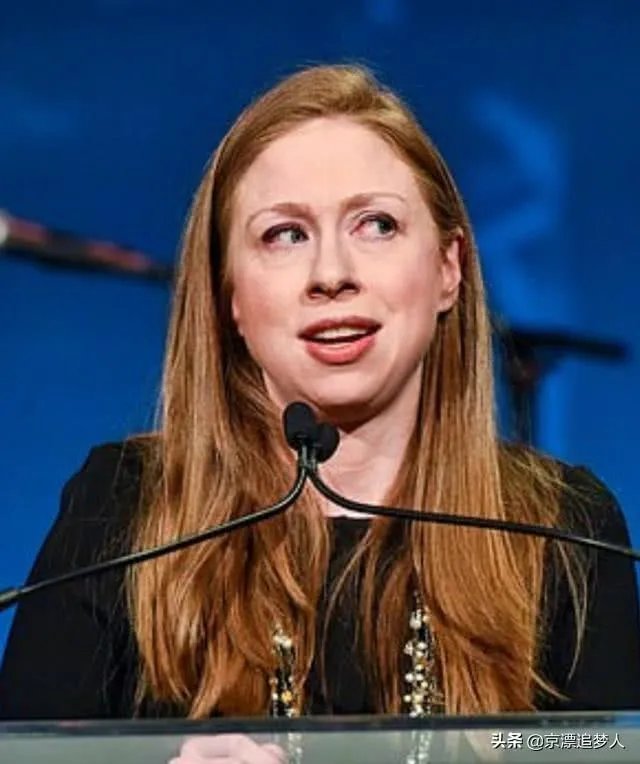 希拉里女儿公开讽刺特朗普女婿：我更专业，却没资格担任防疫领导，你怎么看？