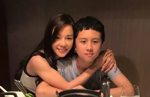 狄莺儿子在美被捕是真的吗?