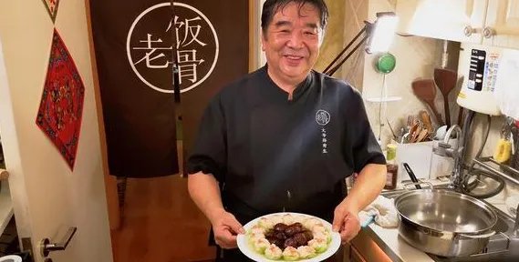 76岁国宴大厨挑战AI数字人，这档节目都有哪些高科技？