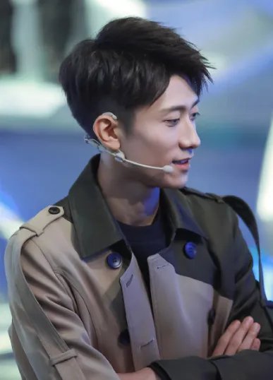 张一山公布恋情了吗?