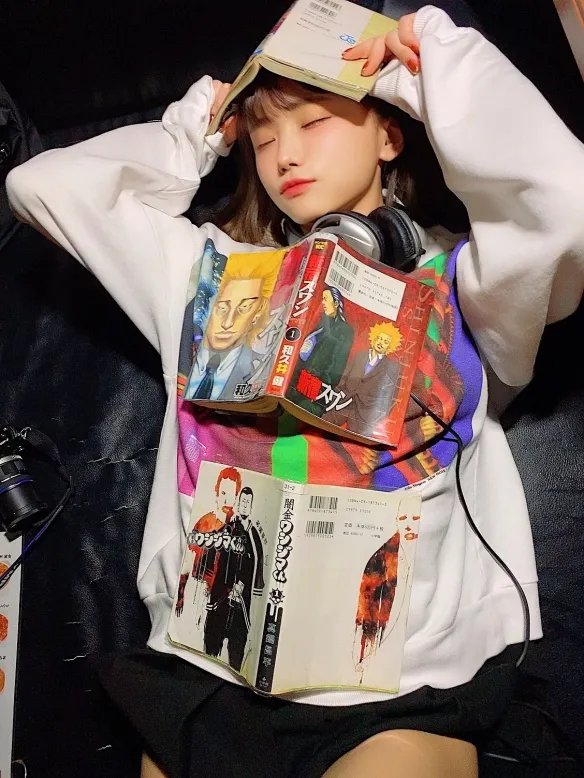 童颜萌妹みもれもん诱惑力全开不怕羞！事业线有诚意！