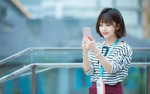 谭松韵爸爸是谁?