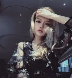 周扬青身高真实身高是多少 她的家世怎么样