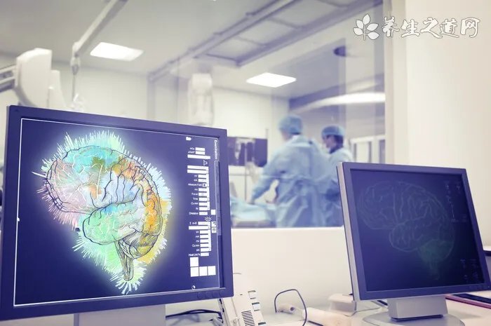 猫咪有血尿  猫咪有血尿的主要原因是缺钙