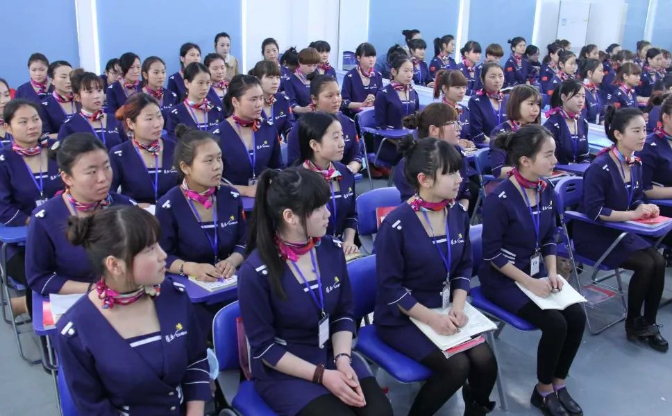 西班牙将试行四天工作制，你觉得国内能效仿吗？