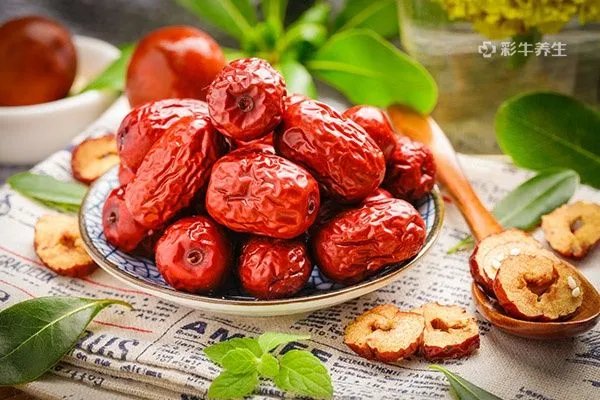 枸杞红枣泡酒的功效与作用