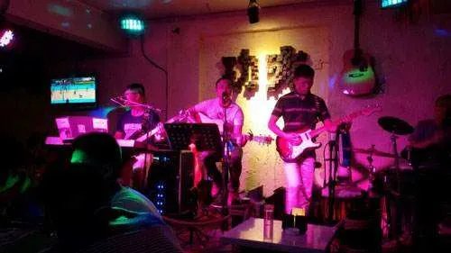 酒吧歌手怎么找