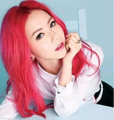 邓紫棋男友邝晨风  绝版艳照遭疯传