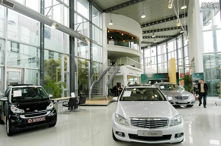 奔驰女车主是干嘛的 揭奔驰女车主真实身份及处理结果