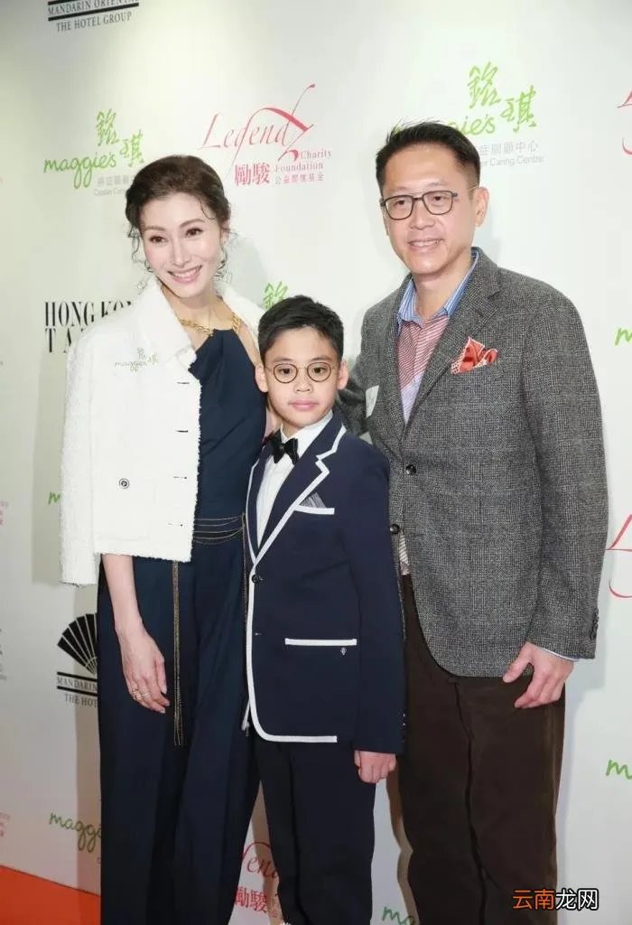 李嘉欣一家三口高调露面 李嘉欣有孩子吗