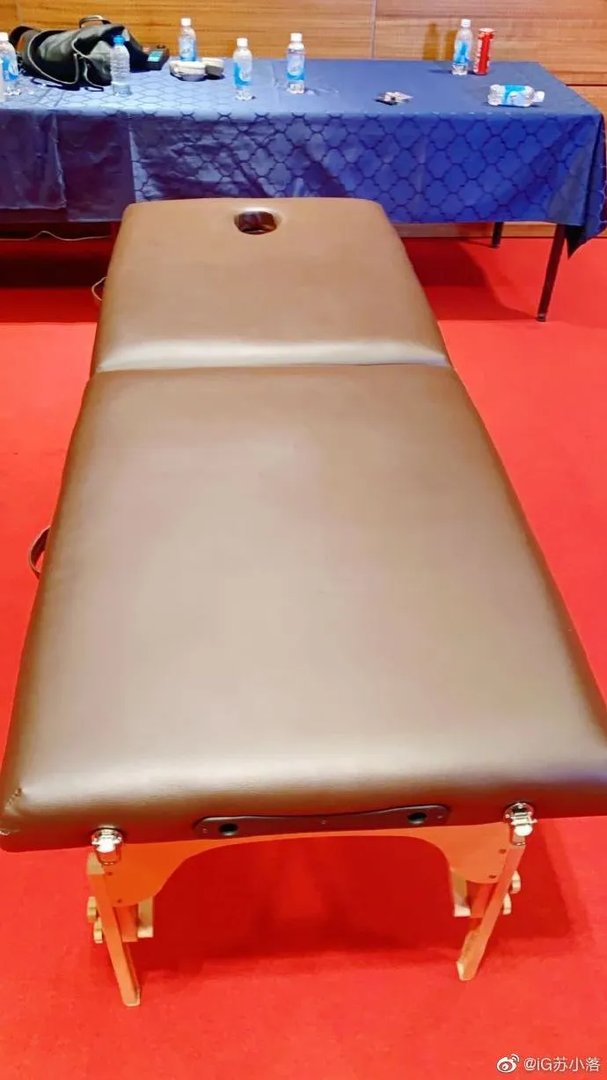 余霜按摩椅事件来龙去脉
