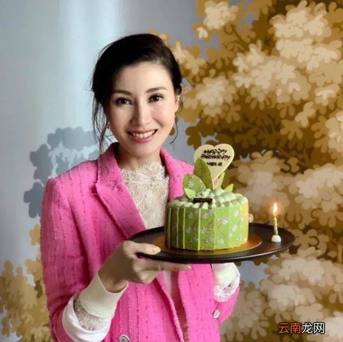 李嘉欣一家三口高调露面 李嘉欣有孩子吗