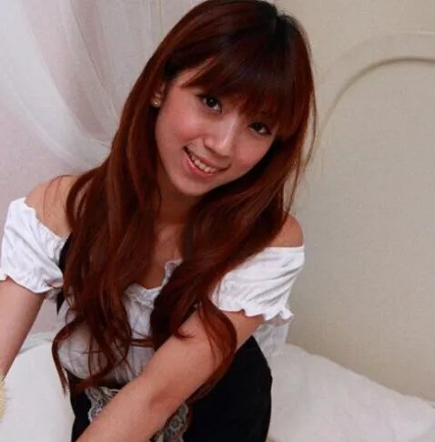 白灵私拍图曝光 穿着暴露作风大胆