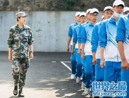 中国最美女教官,刘艺晗(因酷似章子怡而走红网络)