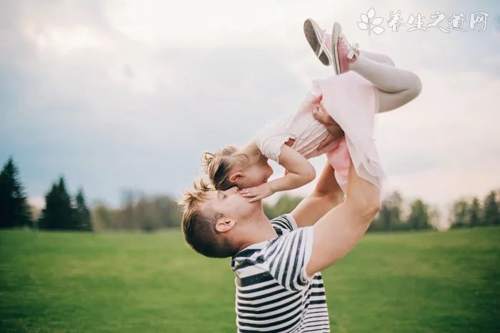 宝宝拍周岁照怎么发文字说说朋友圈  宝宝周岁照配文字短语说说朋友圈