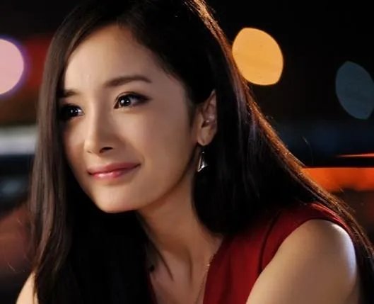 杨幂整容了吗？