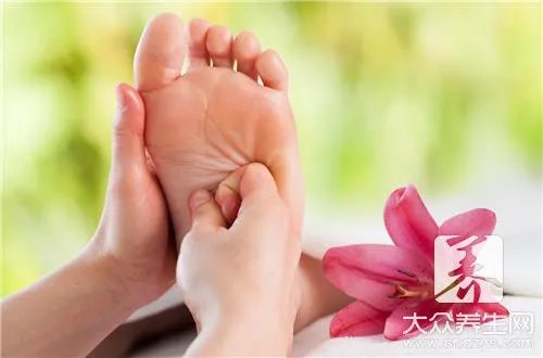 脚干燥起皮是什么原因怎么办