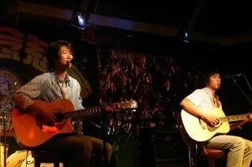 酒吧歌手怎么找