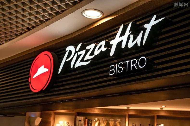 重庆必胜客上等人事件 当事人资料引关注