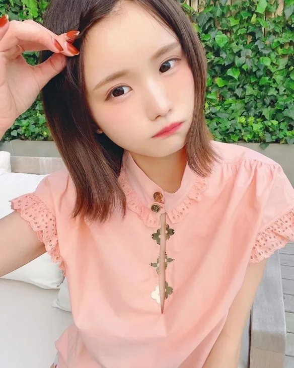 童颜萌妹みもれもん诱惑力全开不怕羞！事业线有诚意！