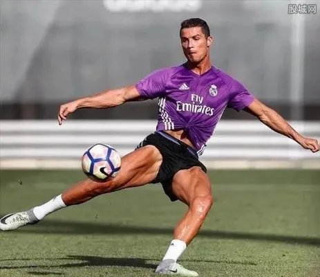 C罗个人资料(一名职业的足球运动员)