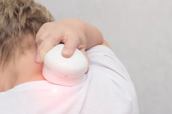 常说“高枕无忧”,实则让人陷入颈椎病困扰?听听骨科博士李东哲如何支招