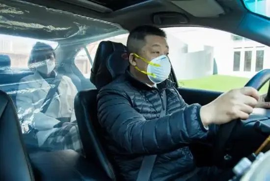 司机未戴口罩被罚2千大哭？多方回应并没有罚款，传言究竟从何而来？