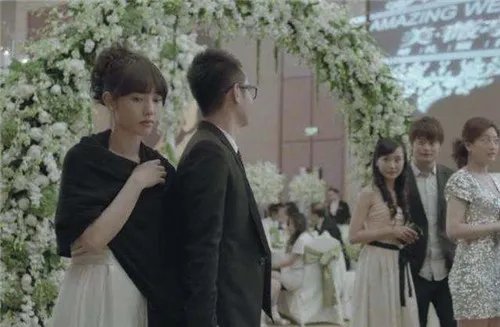 前男友结婚了该去吗  前男友结婚了什么滋味