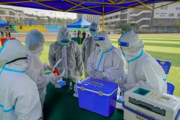 始终把人民生命健康放在首位，坚持动态清零的意义何在？