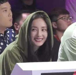 杨幂整容了吗？