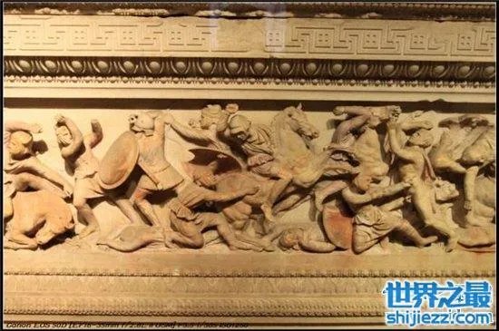 亚历山大石棺被封存两千多年，三具骷髅身份至今成谜 