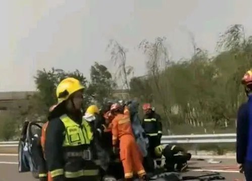 京藏高速追尾事故原因