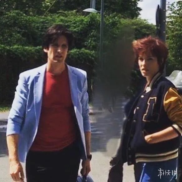 法国版《城市猎人》真人剧照 孟波瘦弱没成龙大哥壮!