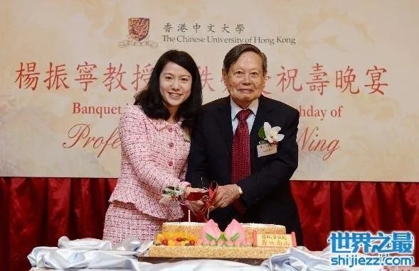 翁帆为杨振宁产下一子是假的，杨振宁行将就木不中用 