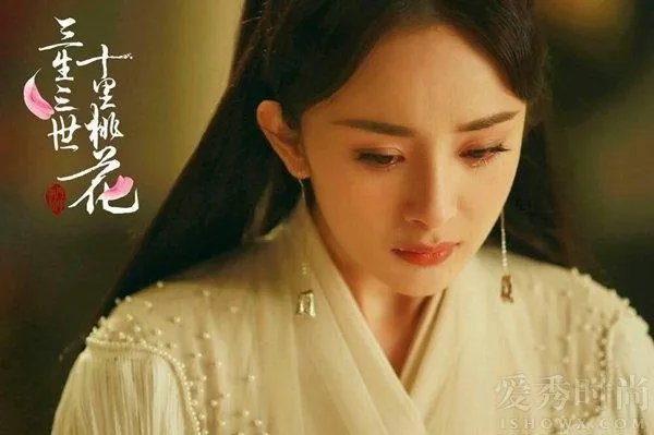 杨幂整容了吗？