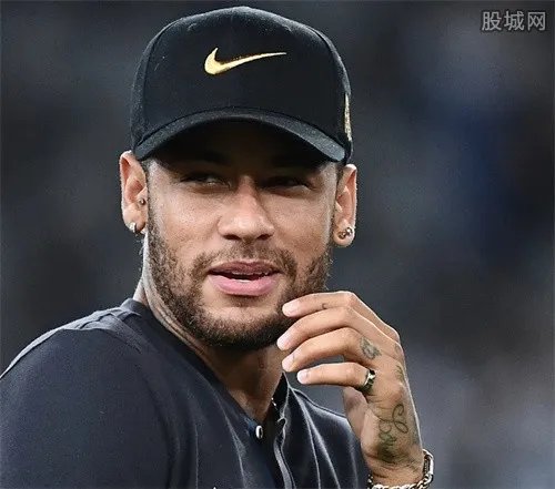 内马尔的英文名（Neymar da Silva Santo