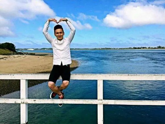 中国好声音第三季周深 嗓音独特一曲《欢颜》赢得阵阵掌声