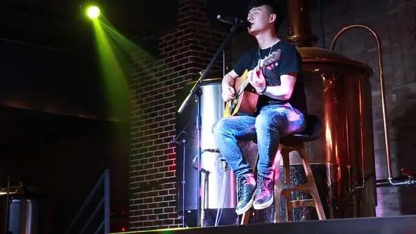 酒吧歌手怎么找