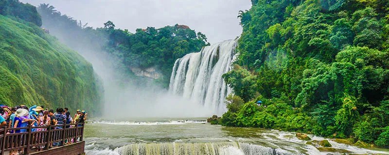 黄果树听瀑作者