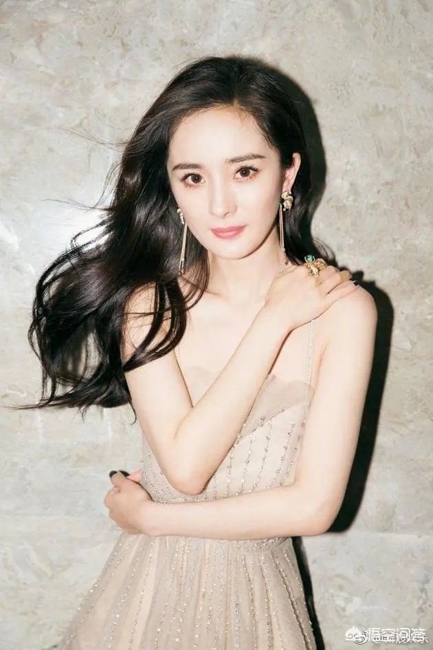 杨幂整容了吗？