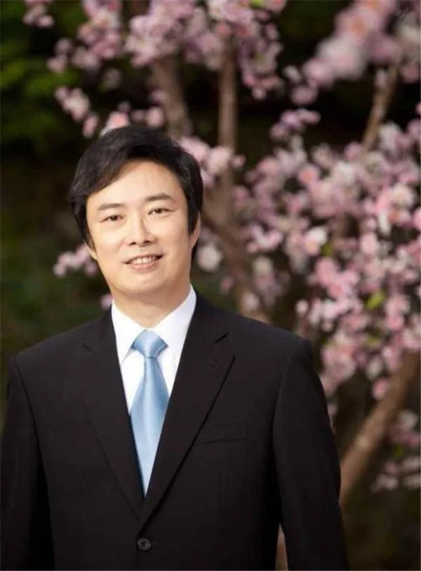 费玉清有老婆孩子吗简历照片图 费玉清老婆是干什么的叫什么名字