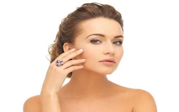 用自体脂肪垫下巴的注意事项