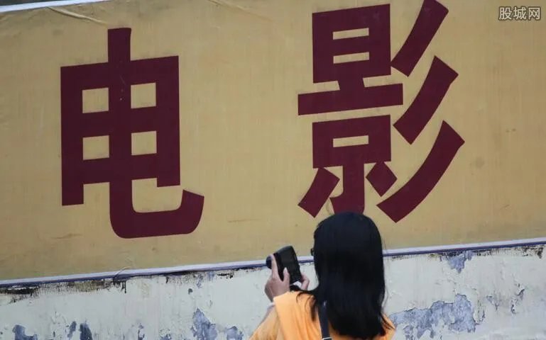 国外怎样评价刘传健 揭中国英雄机长刘传健近况