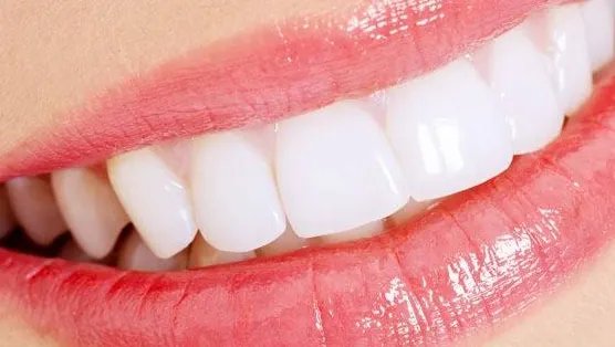 种植牙和烤瓷牙哪种好