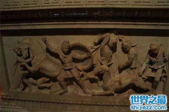 亚历山大石棺被封存两千多年，三具骷髅身份至今成谜 