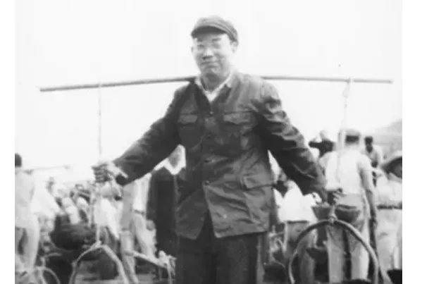 开国十大将军，粟裕是开国将军之首，黄克诚仅排第三